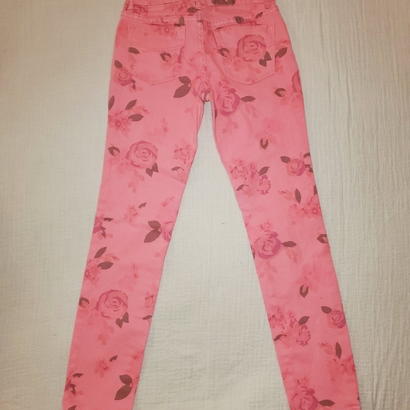 Gap - Picture 3 of 4